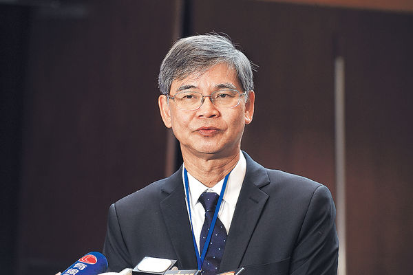 羅致光︰整合兒童數據需時18月