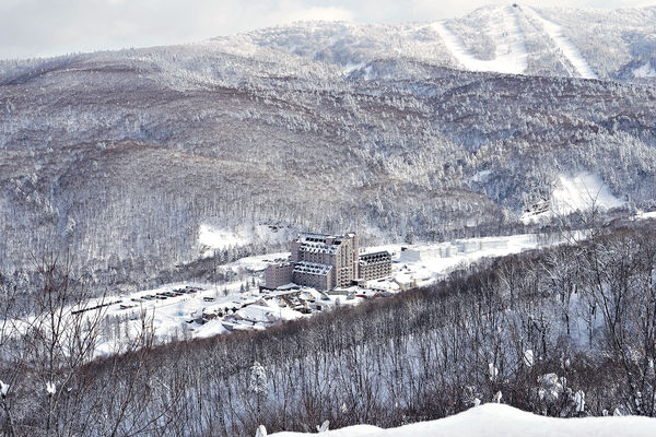 北海道白雪樂園 滑雪+溫泉度假村