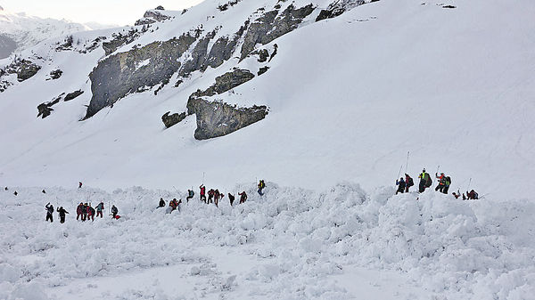瑞士滑雪村雪崩 4傷10失蹤