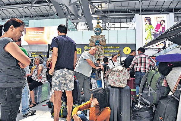 巴基斯坦封領空 數千航班受影響