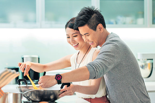 8成港人工作忙 要做無飯夫妻