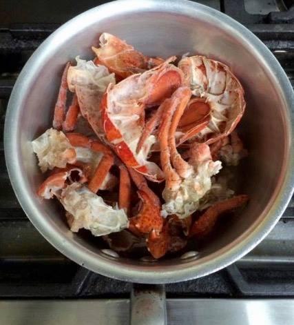 【多图】神级网友用龙虾壳砌高达机械人!厨师 diy 蟹盖侠列阵