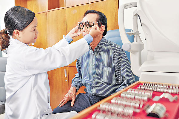 視光師倡配眼鏡剔出醫療券 只涵蓋驗眼費 另設購鏡資助