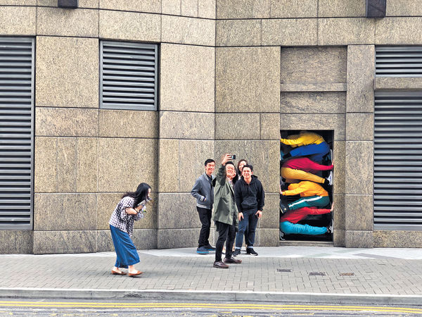 人體積木游走太古坊 ArtisTree多感官體驗Show