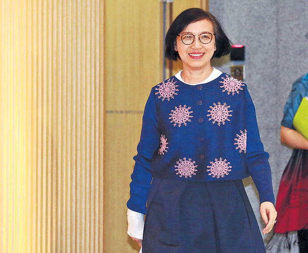 陳肇始︰無講過服務公院18月「不吸引」