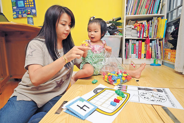 全職媽媽自創教具 助孩子建數學概念