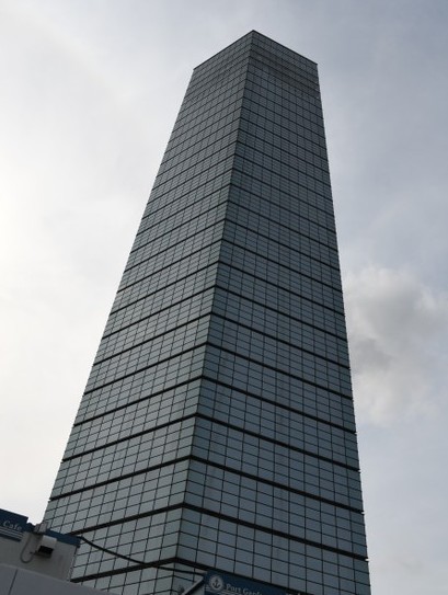 日本千叶港塔薄薄一片如直尺 网络疯传疑似 p 图?