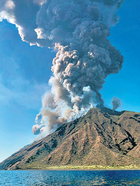 意火山爆發1死 火雨落下如地獄