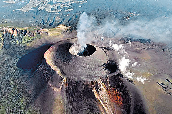 淺間山火山口噴發 暫未有傷亡損毀
