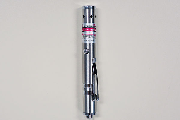 海關檢13枝激光筆 疑不安全禁售