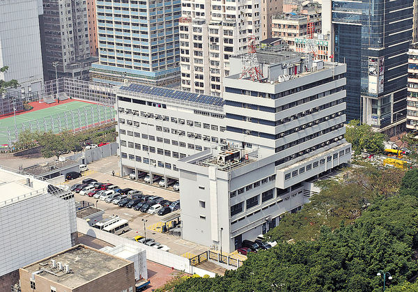 男子尖沙咀遇襲 警緝2刀手