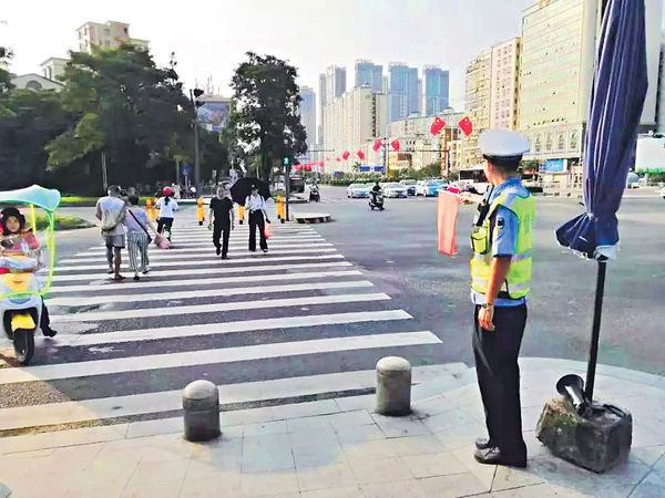 深圳11月實施新規 行人衝紅燈或影響貸款