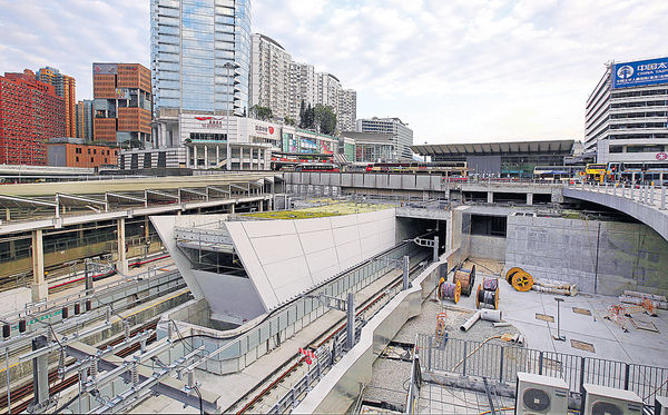 港鐵抽樣鑿石屎 遭委員會質疑有遺漏