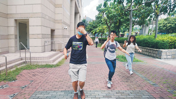 偷拍裙底稱壓力大 退休教師認罪候判