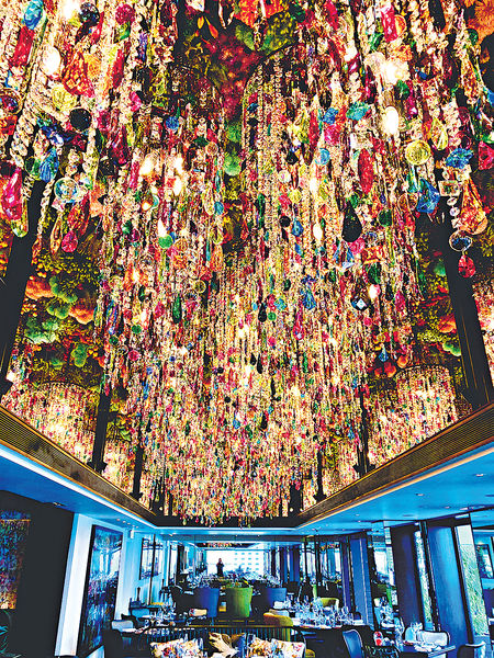 俯瞰維港雲捲雲舒 Sevva新形象矜貴優雅依然