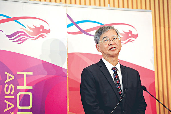 安老護理員缺人 羅致光︰考慮輸入外勞