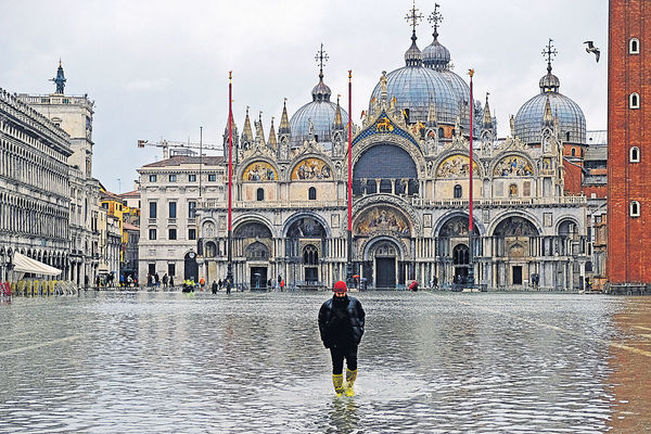 威尼斯水災威脅未退 周日或再漲