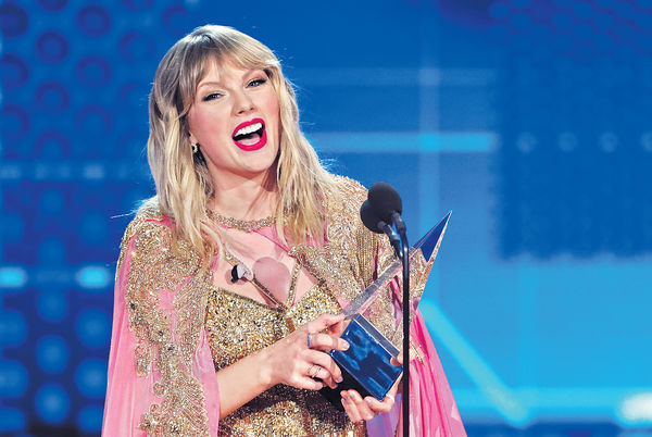 美國音樂大獎 Taylor Swift累計29獎勁過MJ