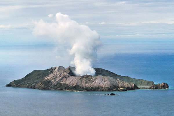 新西蘭火山爆發 增至16死 傷者急需皮膚植皮