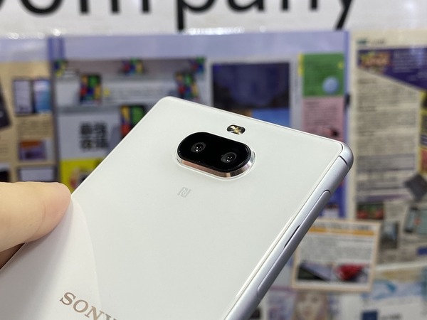 sony xperia 8 日版开售!靓色中阶上手试