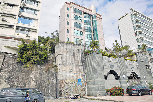 赤柱豪宅疑遭撬窗爆竊