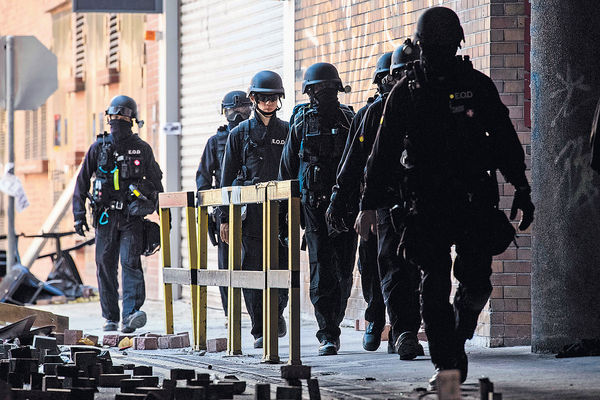 警隊加薪分拆審議 林志偉斥做法是「人治」