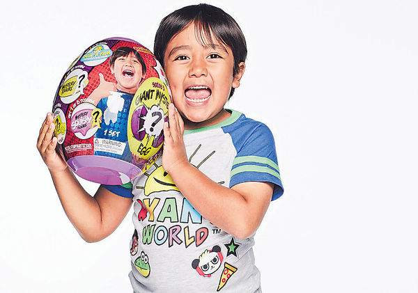 8歲網紅年賺$2億 蟬聯最吸金YouTuber