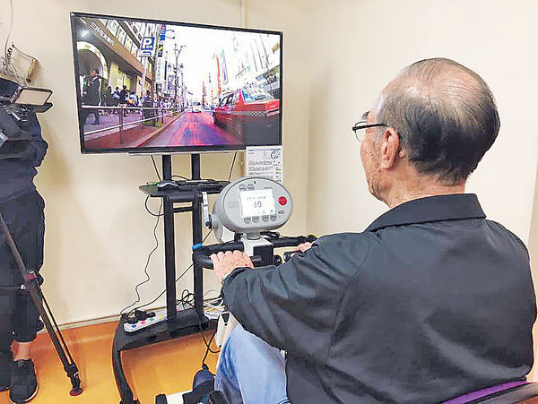 安老院設互動單車機 帶長者遊世界