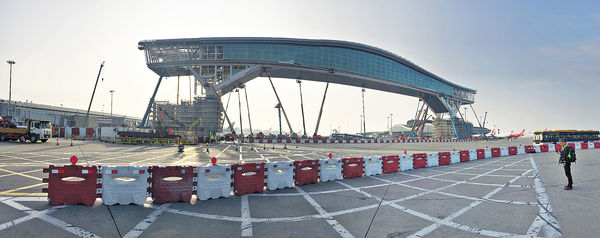 機場天際走廊 料暑假啟用 可俯瞰飛機駛過