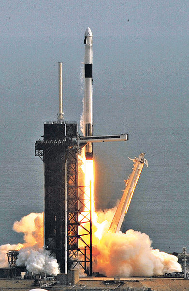 SpaceX飛船通過逃生測試 料兩月後載人升空