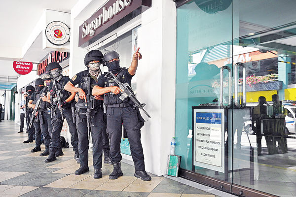 馬尼拉商場爆槍擊案 槍手挾持30人質