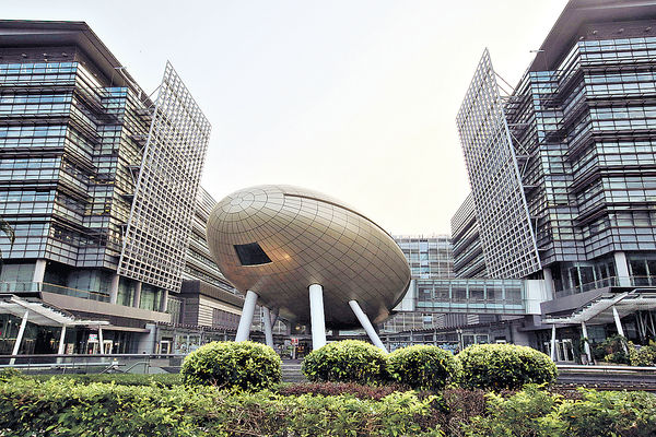 吸創科專才 當局擴大兩資助計劃