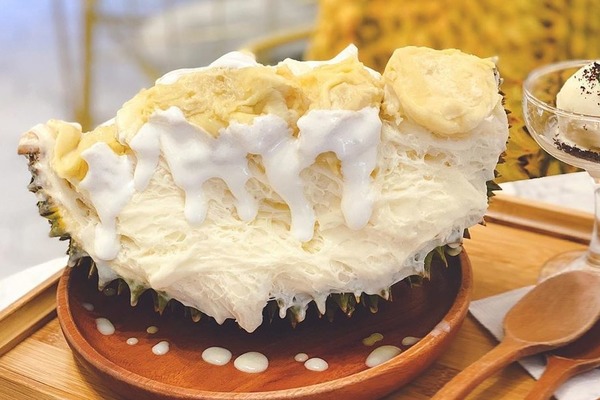 【台中美食】台灣甜品店推出原個榴槤雪花冰 配上超足料新鮮香濃榴槤果肉!