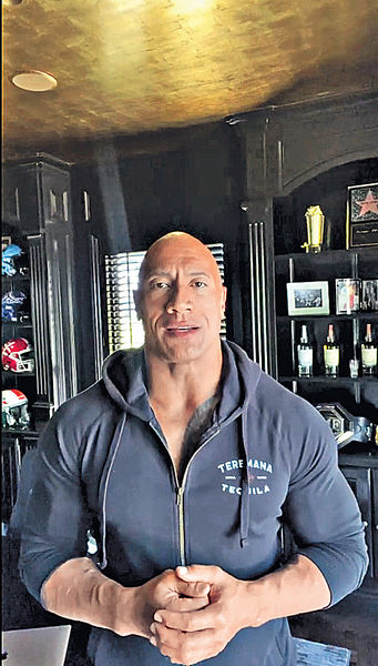 「The Rock」狄維莊遜全家中新冠肺炎