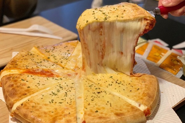 【韓國美食】首爾人氣芝加哥Pizza專門店 熱賣超誇張爆漿芝心批!