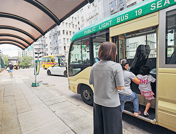 專綫小巴試新裝置 可顯示乘客佩戴安全帶狀況