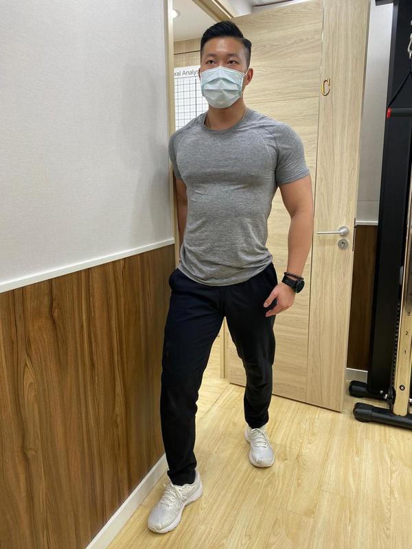 【頸痛腫脹】常低頭玩電話致頸腫成「富貴包」 3個拉伸運動紓緩肩頸酸痛