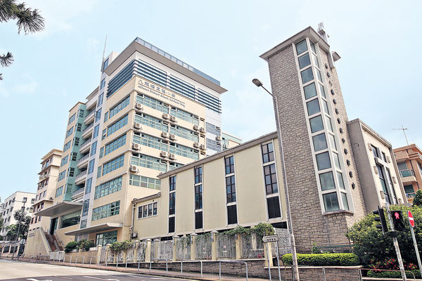 教師涉設計教材散播港獨 遭教局釘牌