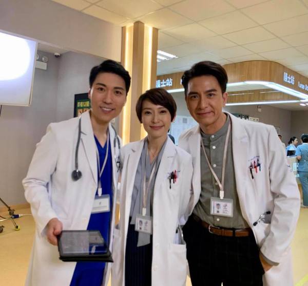 專訪 無綫 御用醫生 郭田葰將化妝間變診所 明報 Line Today
