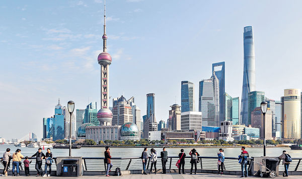 GDP疫市正增長 中國全球唯一 去年首破百萬億人幣 升2.3%