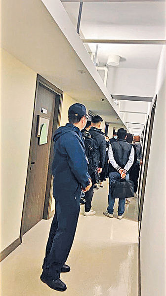 警搜中大宿舍傳拘3人 涉1.11大學站衝突