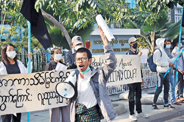 緬甸軍方禁用fb 多地民眾抗議政變