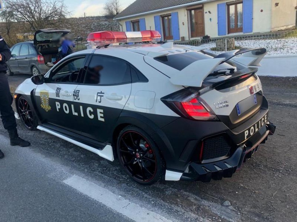 Type R 塗裝成日本警視廳警車法國車主被捕 Ezone Hk 科技焦點 科技汽車 D