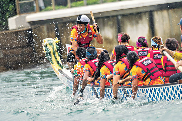 遊艇會龍舟賽緊張刺激 菲律賓家傭連續3年參賽