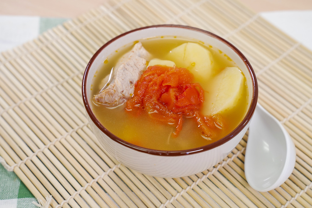 【番茄食譜】零失敗蕃茄薯仔湯　簡單營養家常湯水食譜　加入豬骨更香甜！