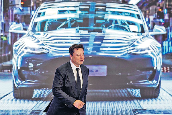 網民撑售一成Tesla股票 馬斯克︰接受結果