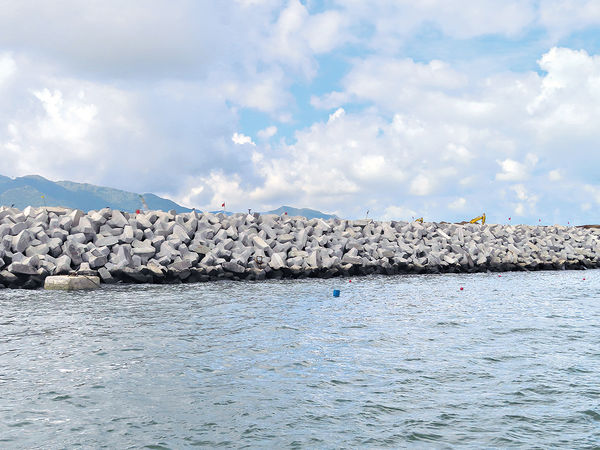 三跑北海堤建蠔礁 團隊回收500公斤蠔殼