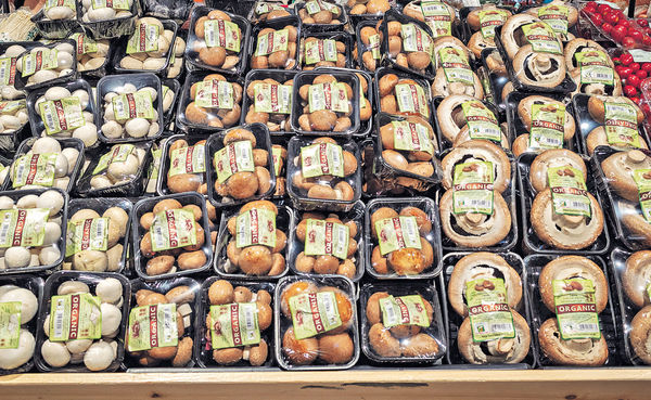 環團促設「裸買」選項減塑 港去年售2億件食品 包裝可繞地球2周