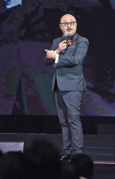 林盛斌開棟篤笑 興奮攬偶像王馨平