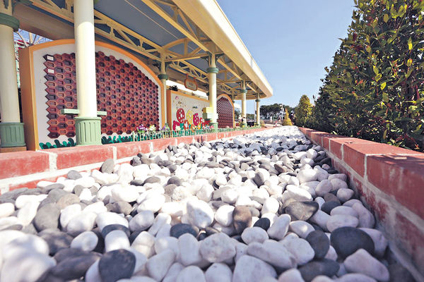 將軍澳墳場綠色殯葬區 人生月台 提供逾4800牌匾/埋置位